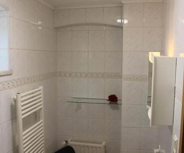 Ferienunterkunft In Luebbenau Spreewald Lägenhet *